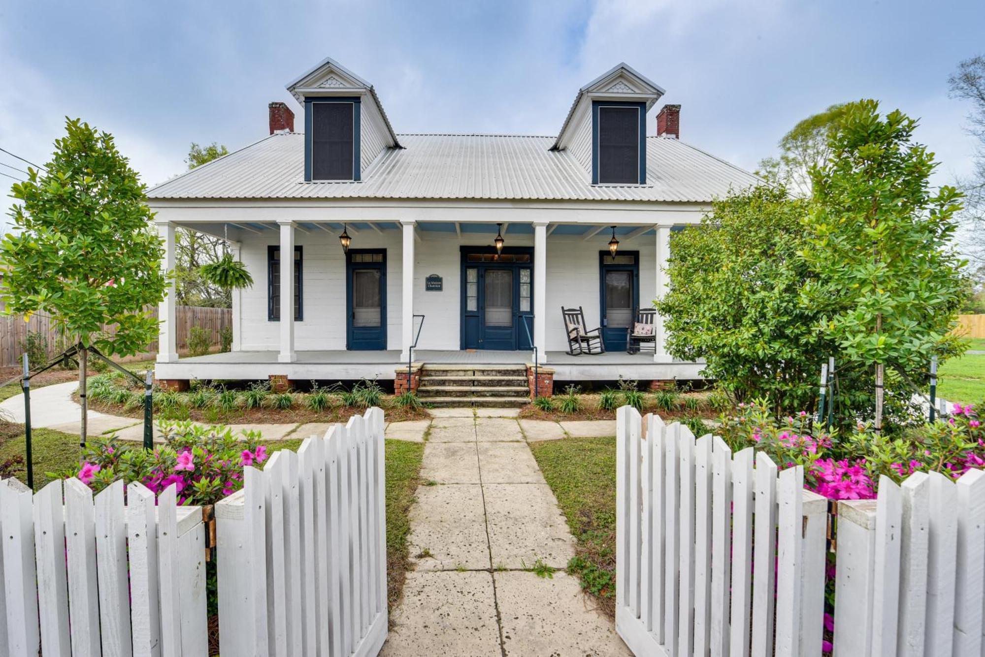 Historical 1835 Home In Grand Coteau! Sunset Exterior photo